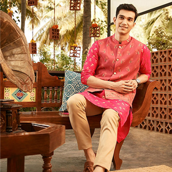 https://www.fashionrise.in/products/men-magenta-pink-golden-floral-printed-thread-work-floral-kurta-2