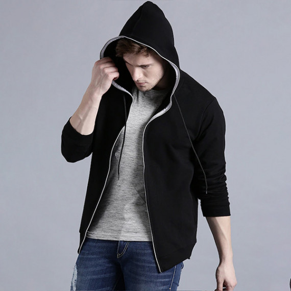https://www.fashionrise.in/products/men-black-solid-hooded-sweatshirt