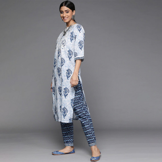 https://www.fashionrise.in/products/women-white-paisley-motifs-printed-pure-cotton-kurta-with-trousers-with-dupatta