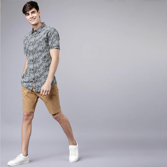 https://www.fashionrise.in/products/men-khaki-solid-slim-fit-regular-shorts