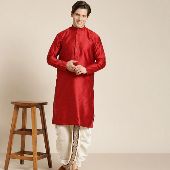 https://www.fashionrise.in/products/mens-cream-coloured-pure-cotton-double-layer-dhoti-gold-zari-border